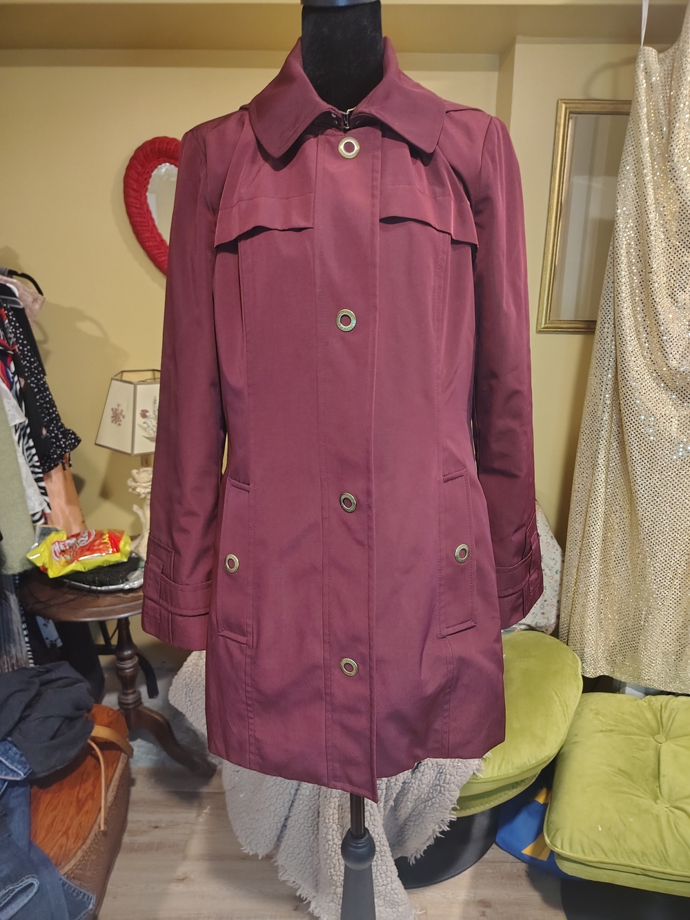 Mint Vintage London Fog Women’s Burgundy Trench/Rain Coat